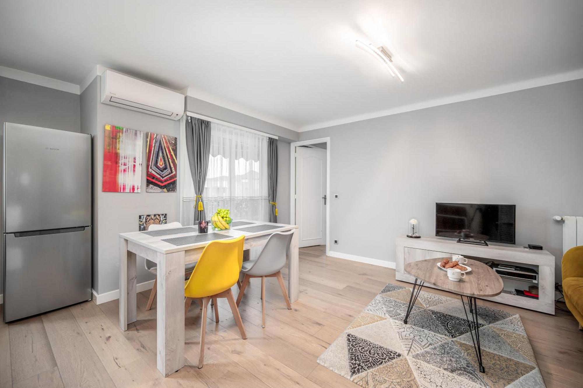 Cozy Close To Port Of Apartment Nice